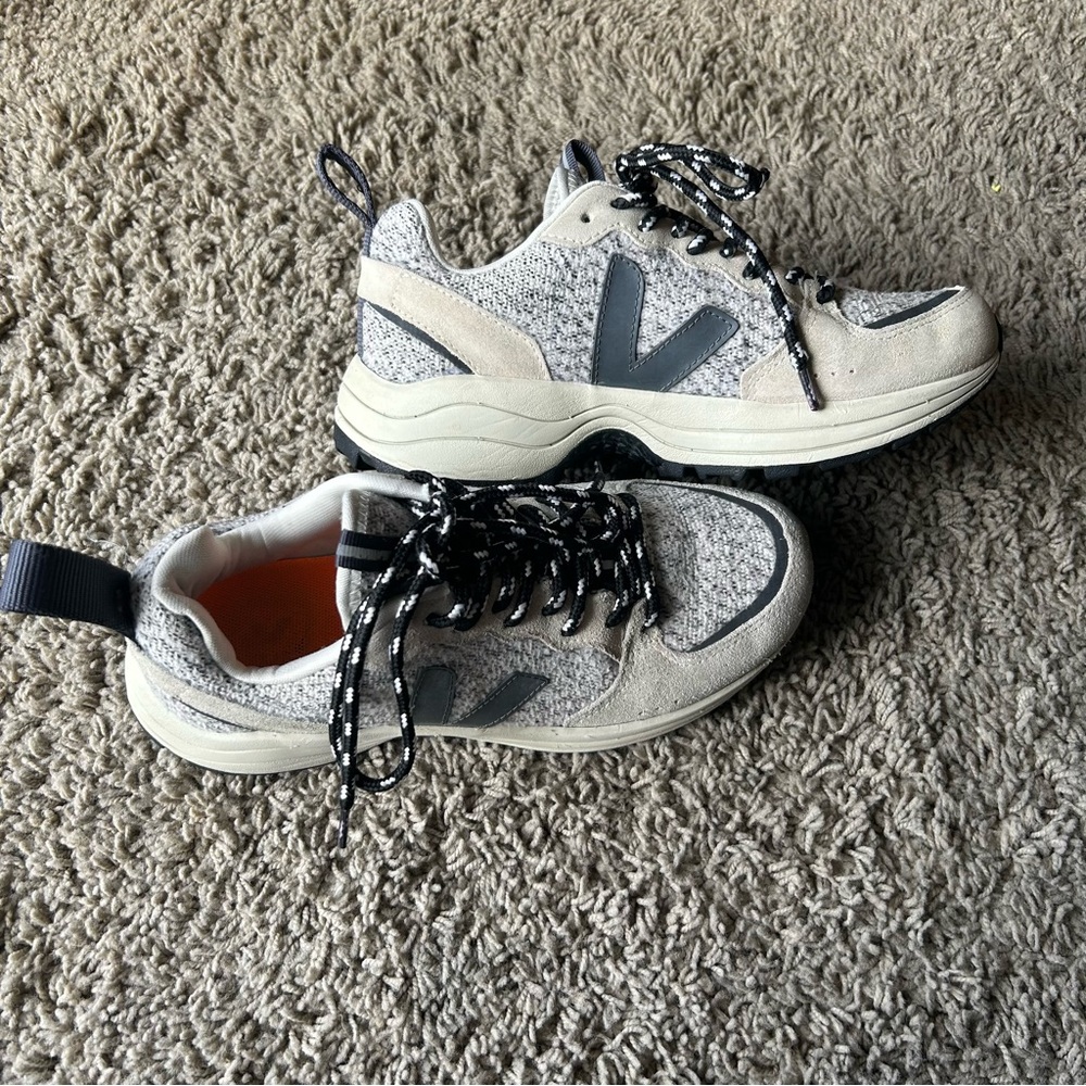 Veja Ventura Flannel Womens 7 Sneakers Oatmeal Grafite Athletic Running Shoes